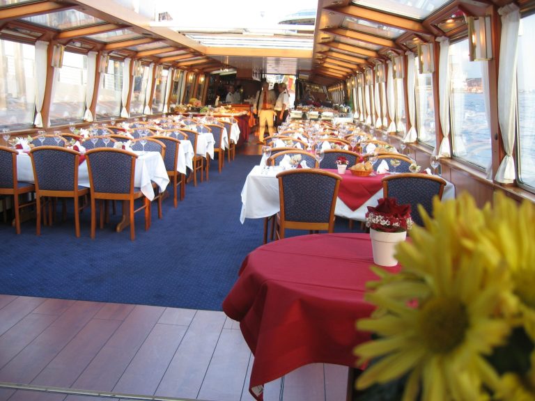 Die Elbe-Lounge-Bootstour